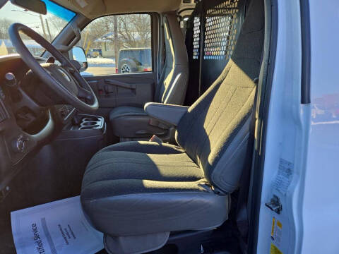 2022 Chevrolet Express 2500