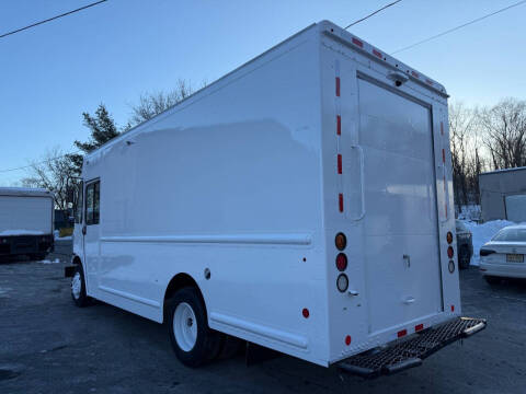 2021 Freightliner MT45 Chassis