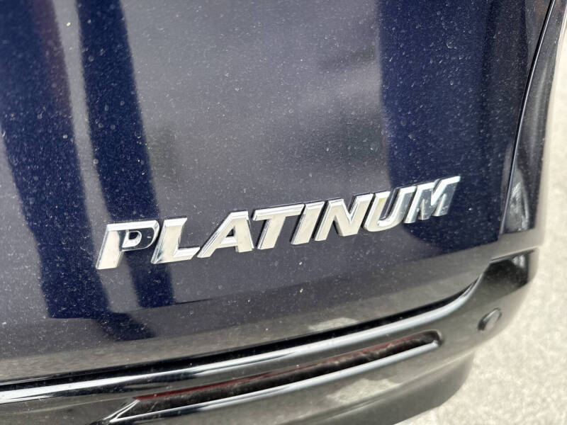 2025 Toyota Sienna Platinum 7-Passenger