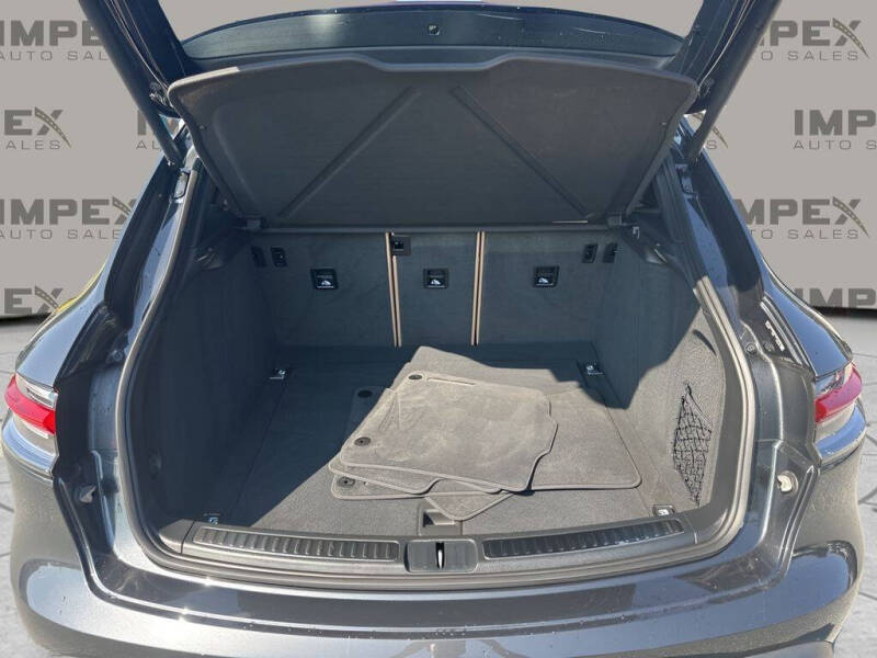 2023 Porsche Macan T