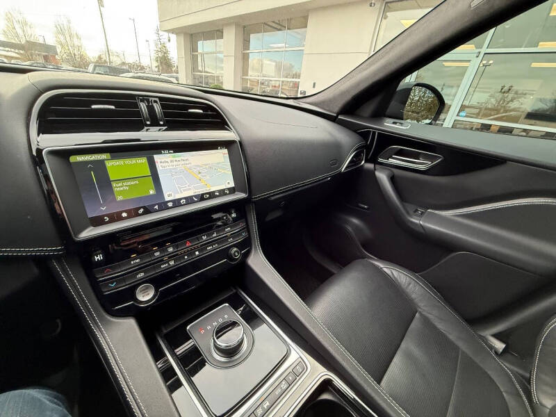 2019 Jaguar F-PACE S