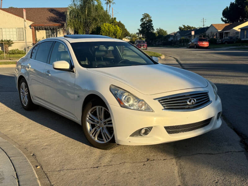2015 Infiniti Q40