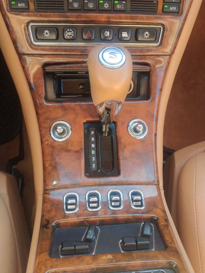 2000 Bentley Arnage  - $26,950
