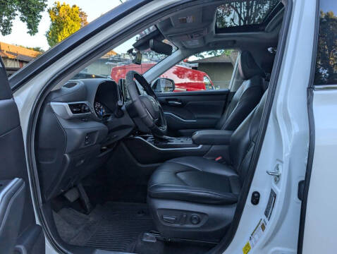 2021 Toyota Highlander Hybrid XLE