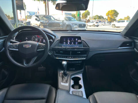 2023 Cadillac CT4 Premium Luxury