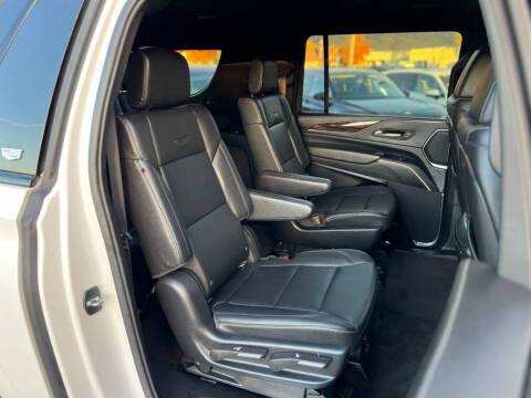 2022 Cadillac Escalade ESV Luxury