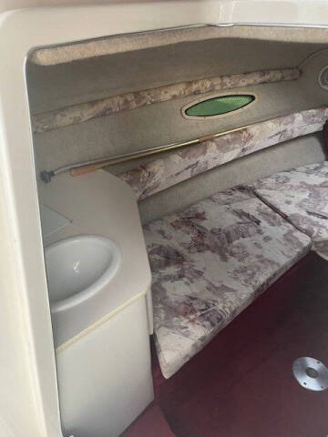 1998 Sea Ray 215 express cruiser