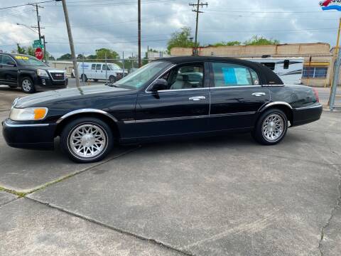1999 Lincoln Town Car for sale at Bobby Lafleur Auto Sales in Lake Charles LA