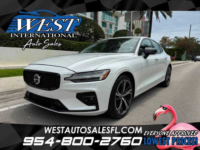 2024 Volvo S60 B5 Core Dark Theme