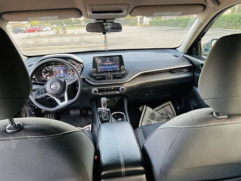 2021 Nissan Altima 2.5 SV