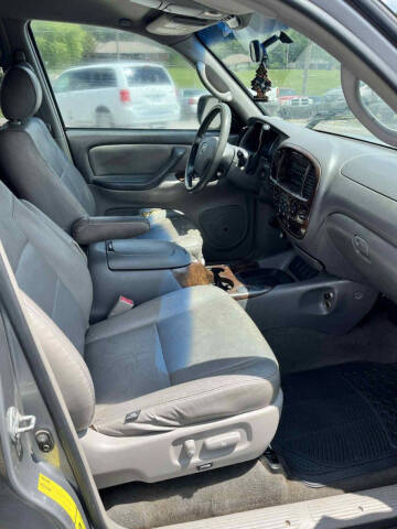 2005 Toyota Sequoia SR5