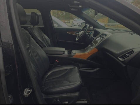 2019 Lincoln Nautilus Select