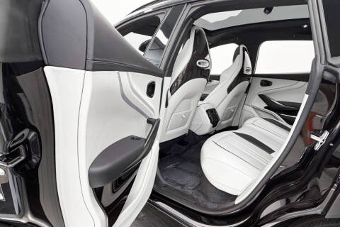 2025 Aston Martin DBX 707