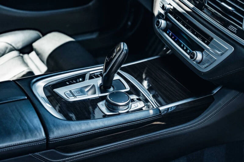 2022 BMW 7 Series 740i xDrive