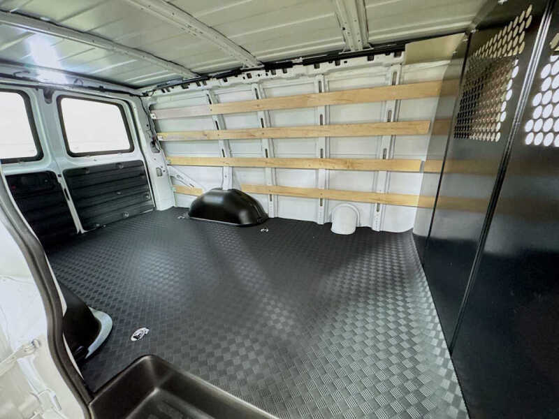 2025 GMC Savana 2500