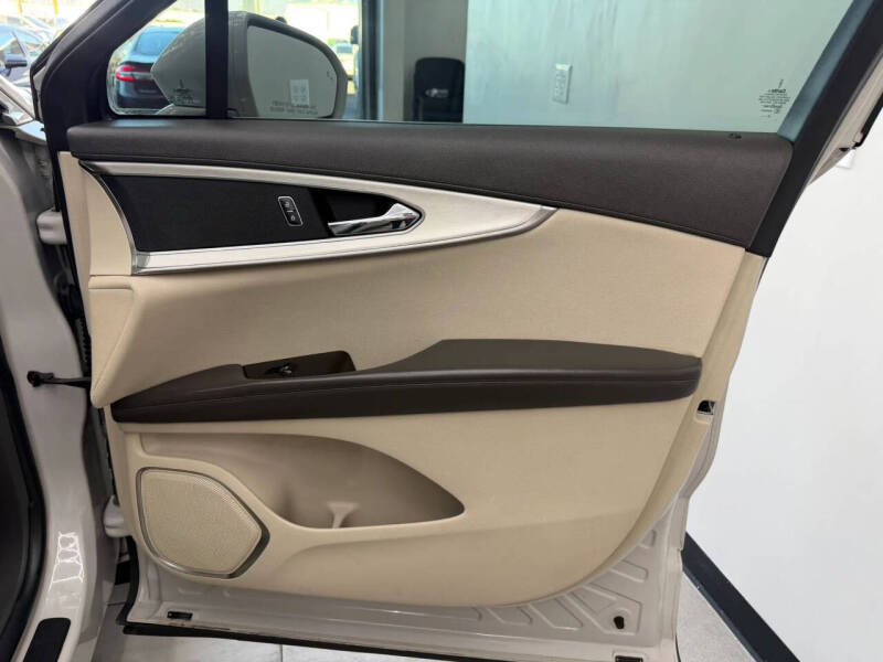 2020 Lincoln Nautilus Standard