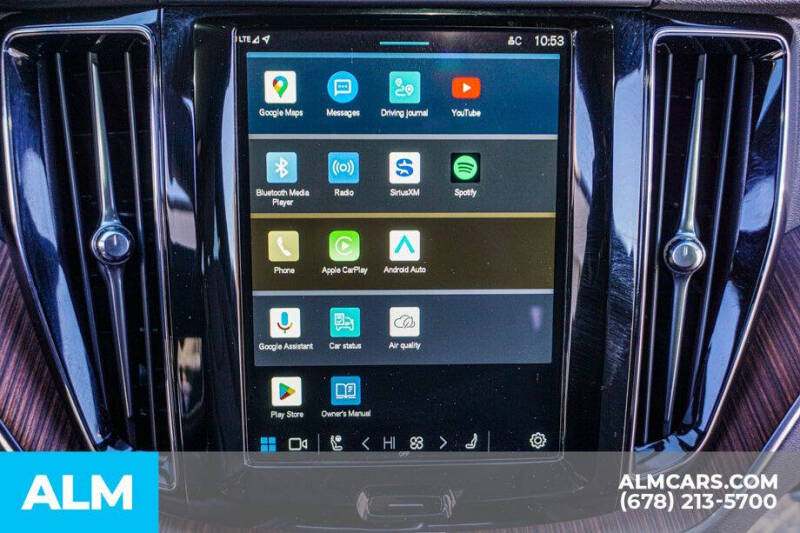 2024 Volvo XC60 Recharge T8 Plus Dark Theme