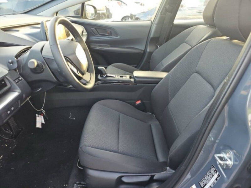 2025 Toyota Prius LE