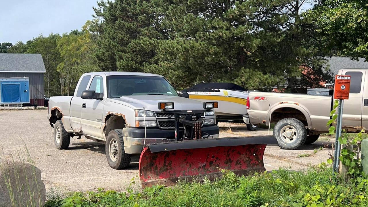 2005 Chevrolet Silverado 2500HD for sale at Newcombs North Certified Auto Sales in Metamora, MI