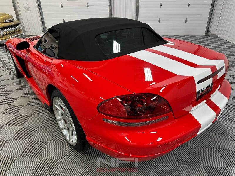 2004 Dodge Viper SRT-10