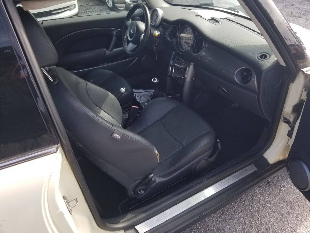 Off white 2006 MINI Cooper Base 2dr Hatchback 12