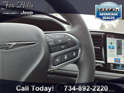 2026 Chrysler Pacifica Select