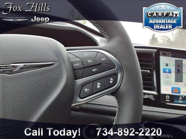 2026 Chrysler Pacifica Select