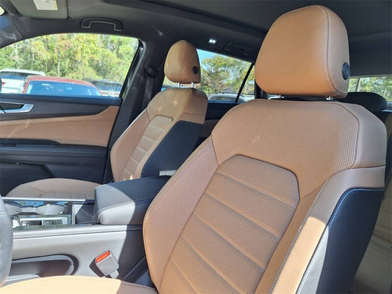 2026 Volkswagen Atlas Cross Sport SEL R-Line Black 4Motion