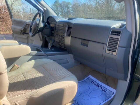 2004 Nissan Armada SE