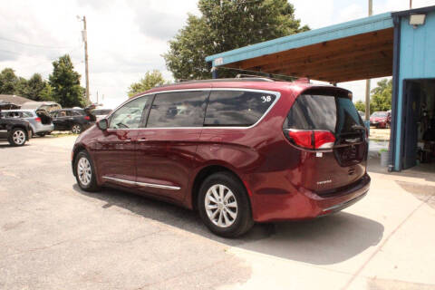 2017 Chrysler Pacifica Touring-L