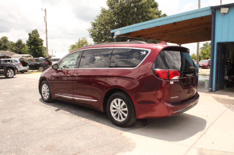 2017 Chrysler Pacifica Touring-L