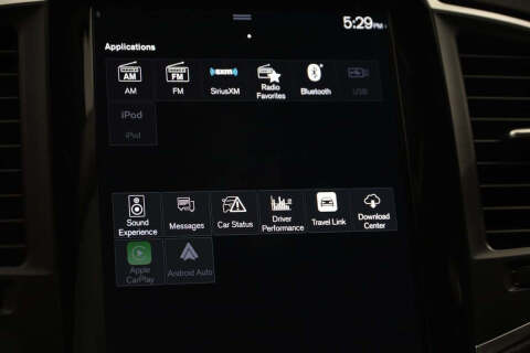 2022 Volvo XC90 T6 Momentum 7-Passenger