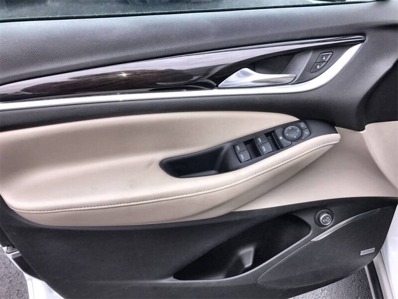 2021 Buick Enclave Essence