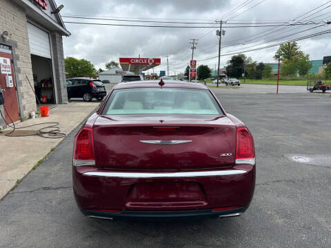 2016 Chrysler 300 Limited