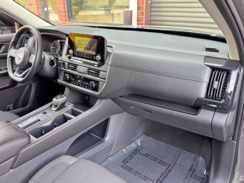 2025 Nissan Pathfinder S