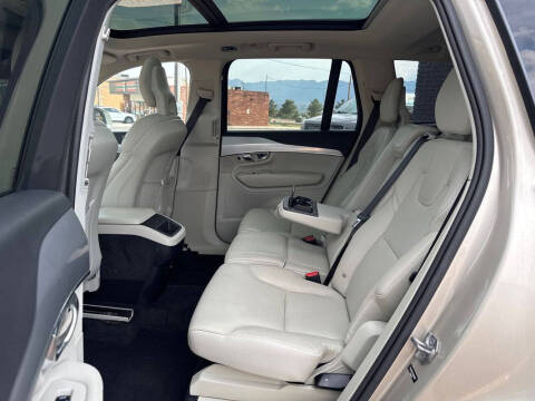 2016 Volvo XC90 T5 Momentum