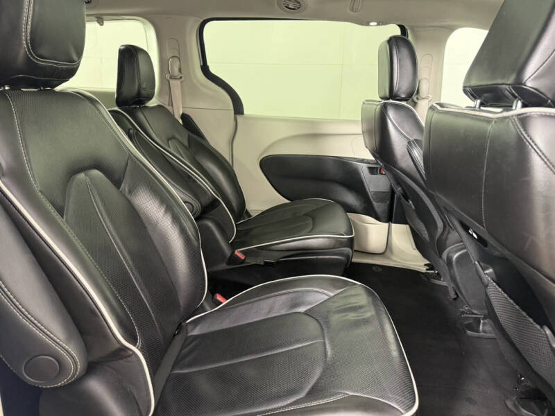 2023 Chrysler Pacifica Plug-In Hybrid Limited