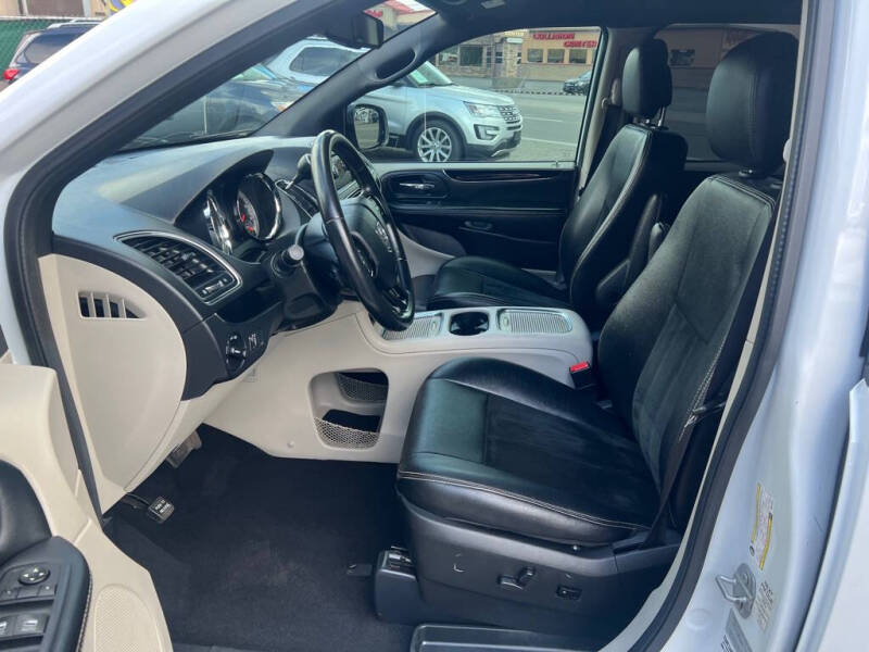 2017 Dodge Grand Caravan SXT