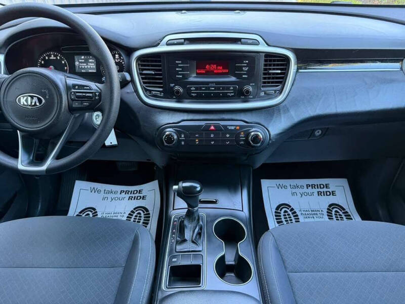 2016 Kia Sorento LX