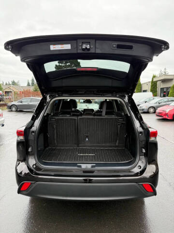 2022 Toyota Highlander Hybrid XLE