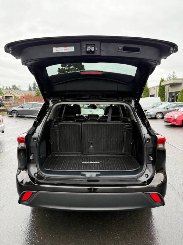 2022 Toyota Highlander Hybrid XLE