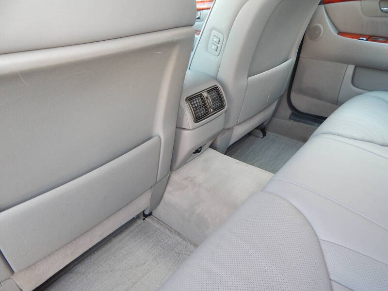 2005 Lexus LS 430