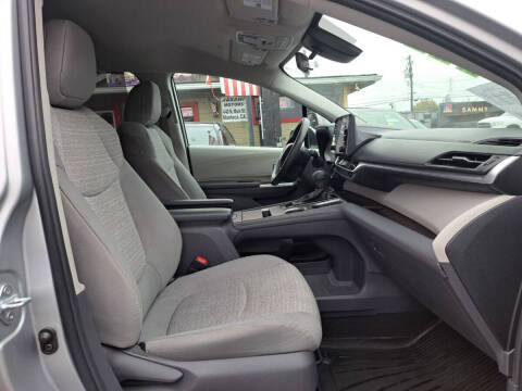 2021 Toyota Sienna LE 8-Passenger