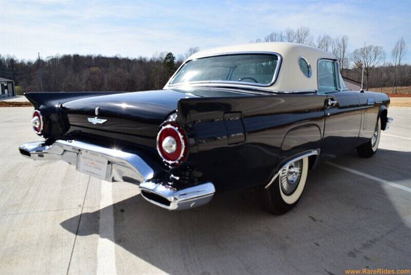 1957 Ford Thunderbird