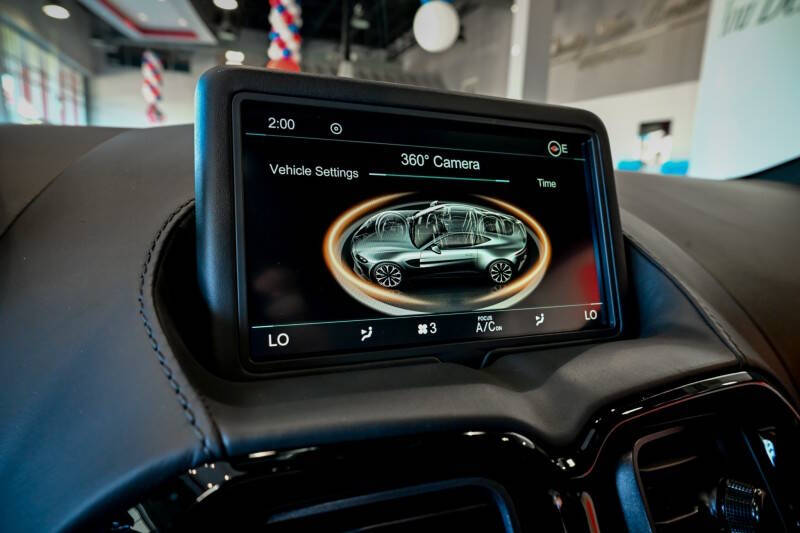 2022 Aston Martin Vantage