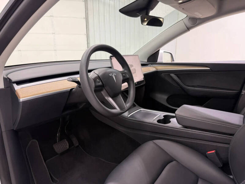 2024 Tesla Model Y Long Range