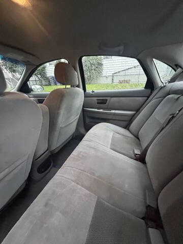 2004 Ford Taurus SES