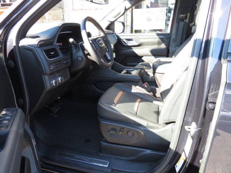 2023 GMC Yukon XL AT4