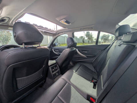 2012 BMW 3 Series 328i