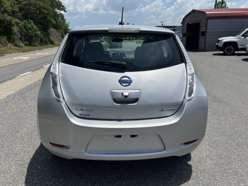 2016 Nissan LEAF SV